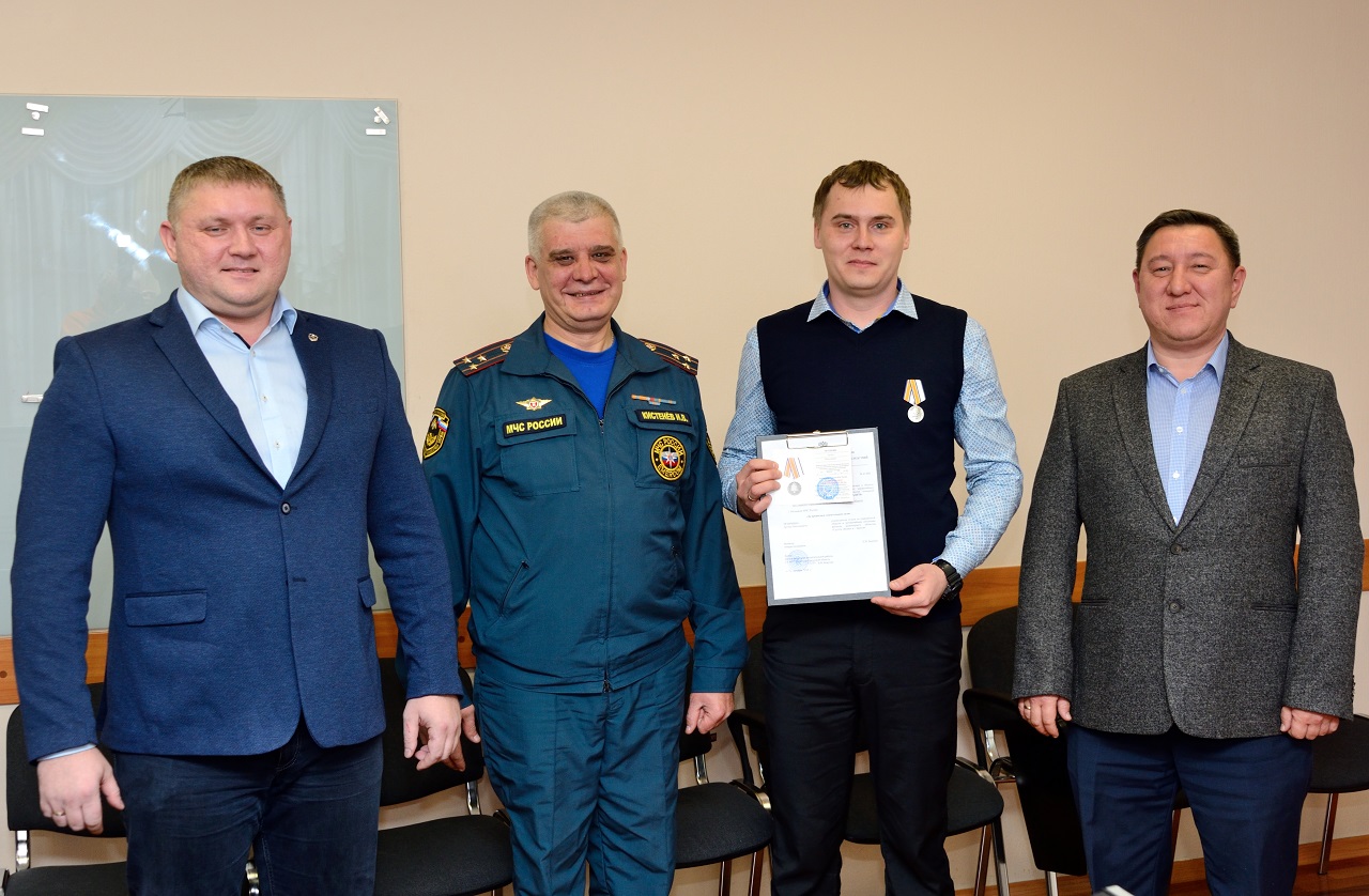 Сотрудник Группы «Илим» награждён медалью МЧС России