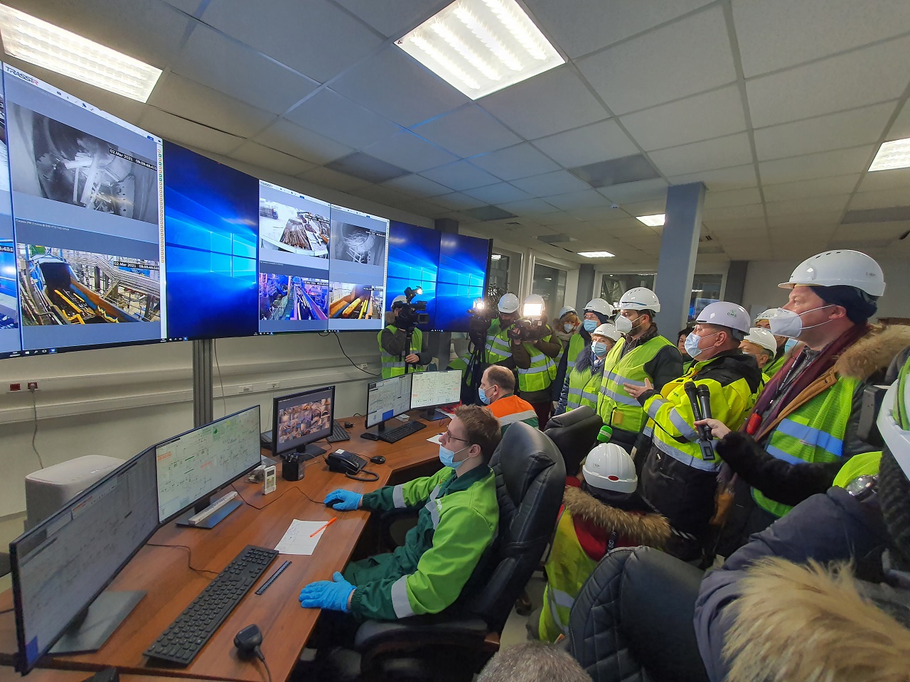 Делегация Законодательного собрания Иркутской области посетила комбинат Группы «Илим» в Братске