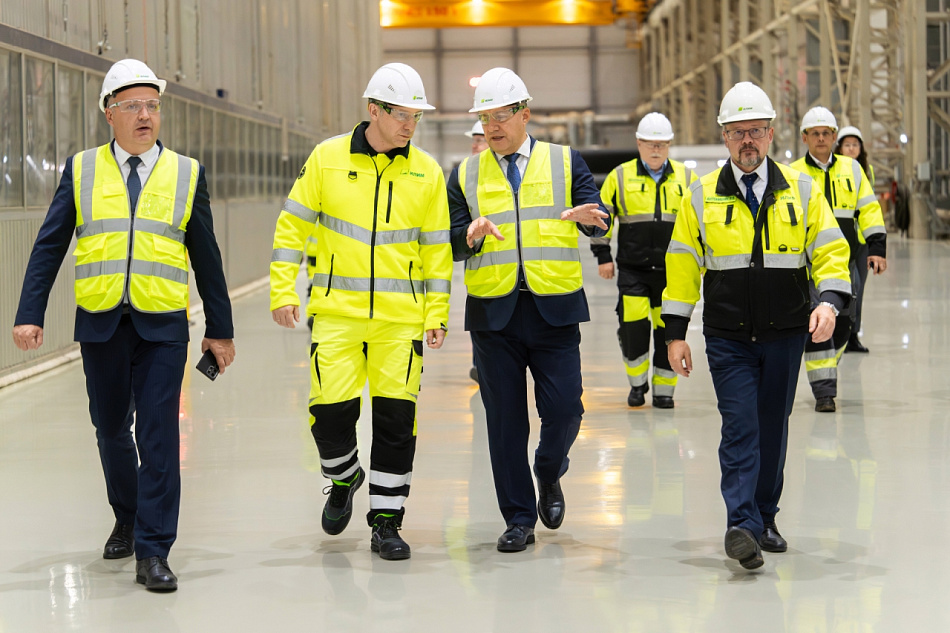 Владимир Путин высоко оценил работу нового целлюлозно-картонного комбината в Усть-Илимске