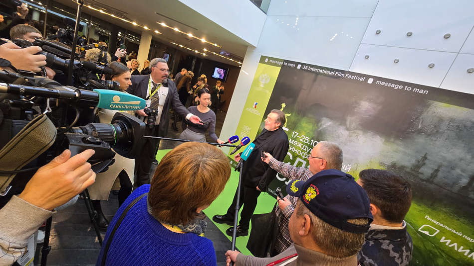 Группа «Илим» выступила генеральным партнером 35-го Международного кинофестиваля «Послание к человеку» и вручила специальный приз фильму «Приключение реального самурая в мире катастроф»