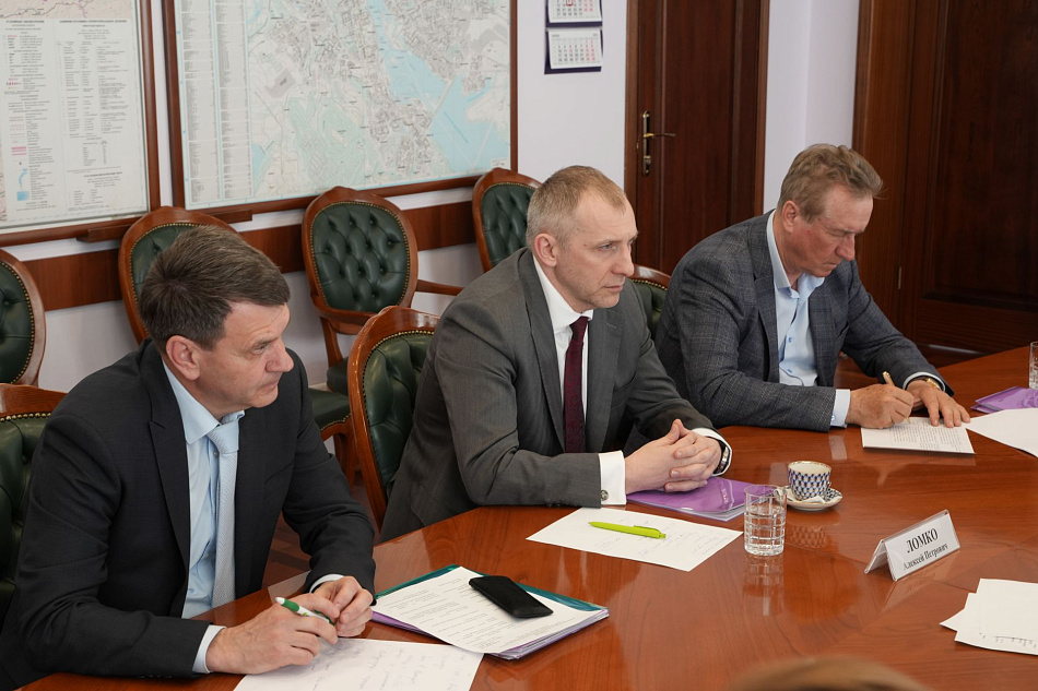 Governor Igor Kobzev and Ilim Group’s CEO Alexei Lomko Discuss Cooperation