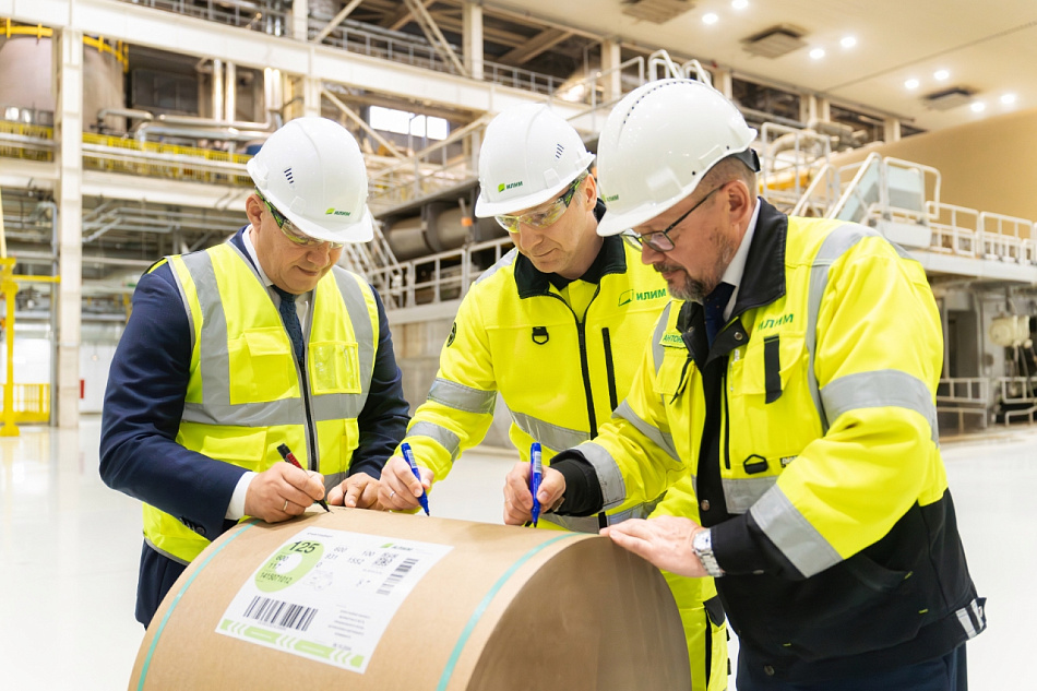 Владимир Путин высоко оценил работу нового целлюлозно-картонного комбината в Усть-Илимске